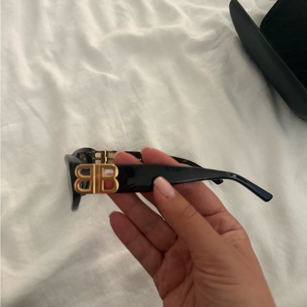 Balenciaga Tortoise Shell Sunglasses - Picture 4 of 7